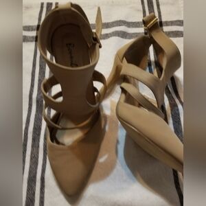 Bonnibel Tan Shoes size 8